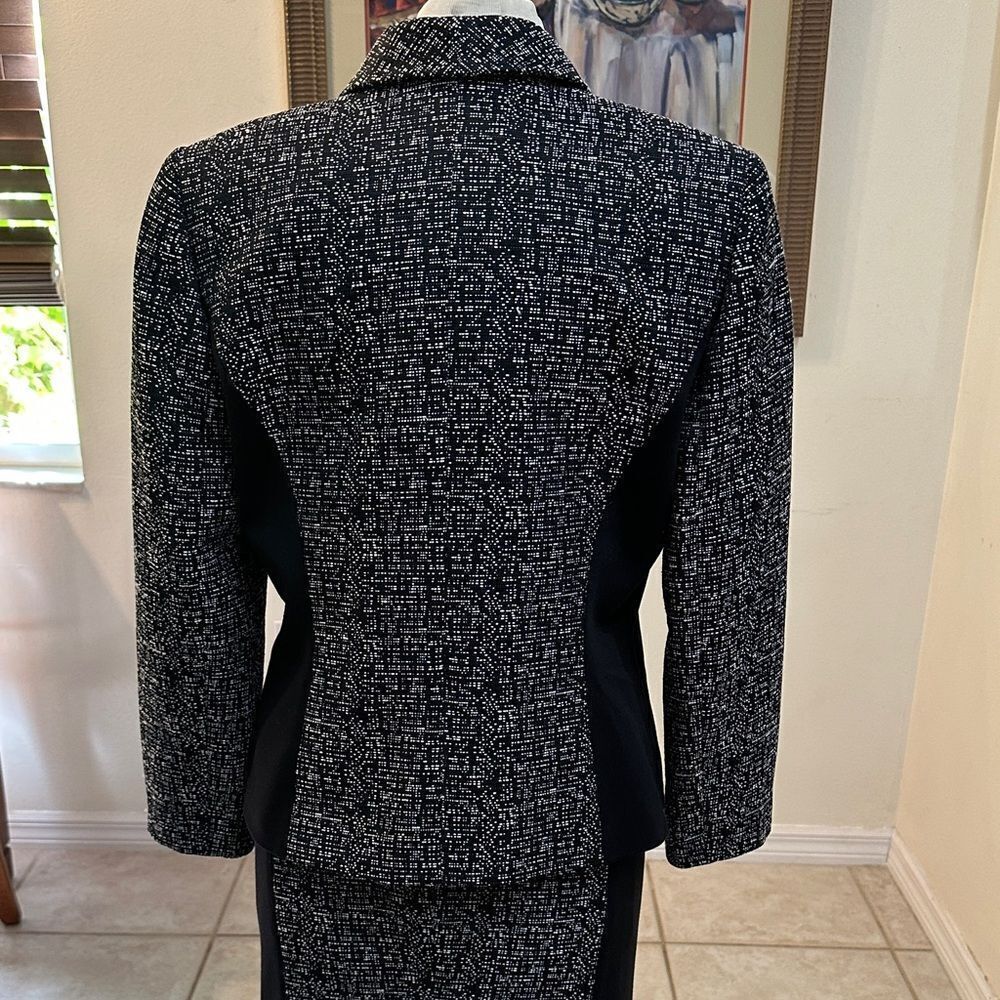 Tahari ASL Women's Black/White 2 PC Skirt Suit Size 14P - Picture 8 of 14